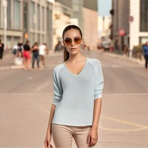 Women Pullover H&M Light Blue Casual Sweater Long Sleeve Drop Shoulder Knit Top
